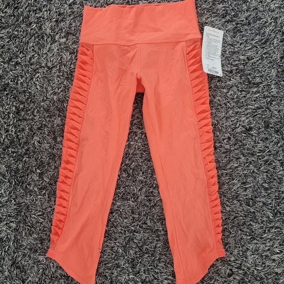 NWT lululemon sunshine salutation crops ♡ - Picture 5 of 5